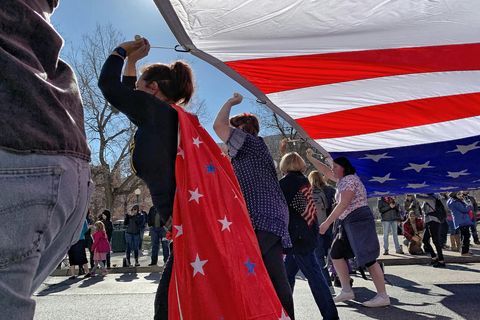 Stare de urgență în Los Angeles! Decizie neobișnuită luată din cauza politicilor represive ale lui Donald Trump